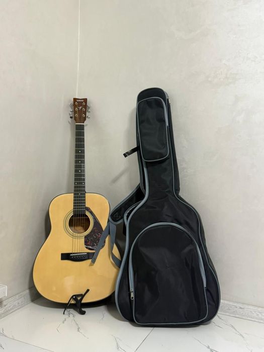 Акустическая гитара