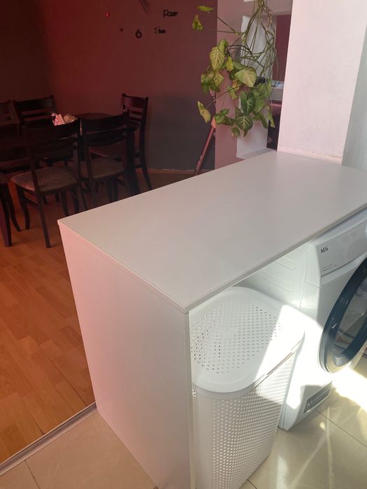 Бял дървен плот тип