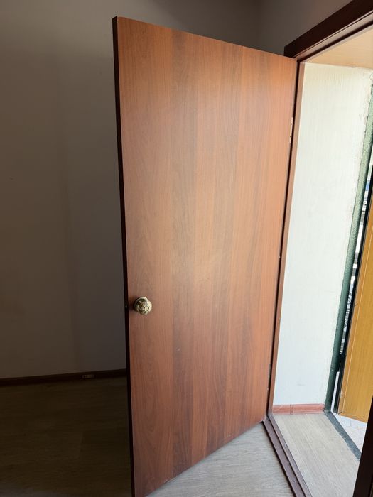 Продам двери в хорошем состоянии