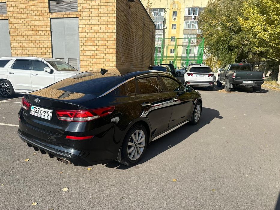 Продам машину КИЯ Оптима