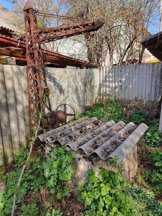 Casă brâncovenească + teren generos - Pucioasa, zona Patrana