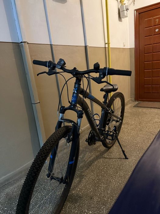 Vând Bicicleta ROCKRIDER ST 100 negru/gri