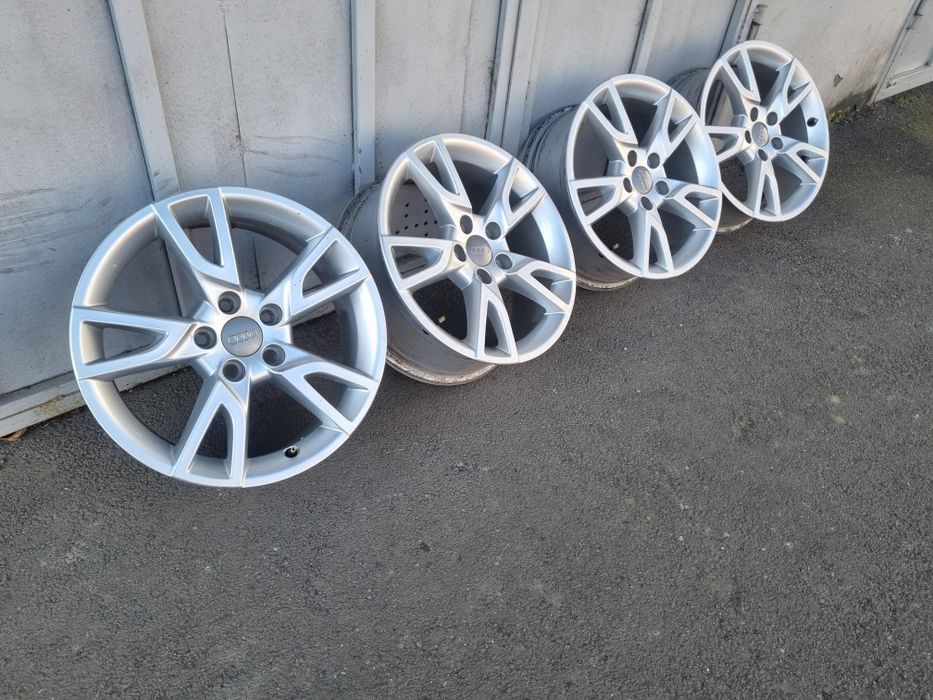 Jante Audi Q3 A3 A4 Vw Golf 5 6 7 Passat Jetta Eos Skoda Seat 5X112 17
