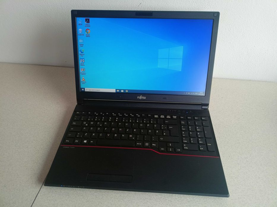 Laptop Fujitsu E556 display 15,6 Procesor I5-6200u ram 8 ddr4 SSD 256g