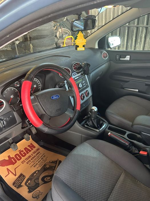 FORD Focus 2004 — imagine 5