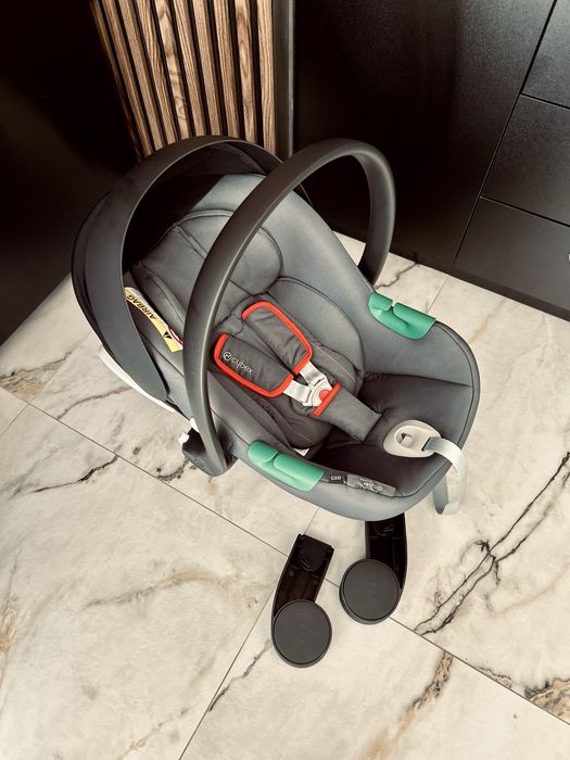 Кошче за кола CYBEX Aton B2 i-Size + адаптори