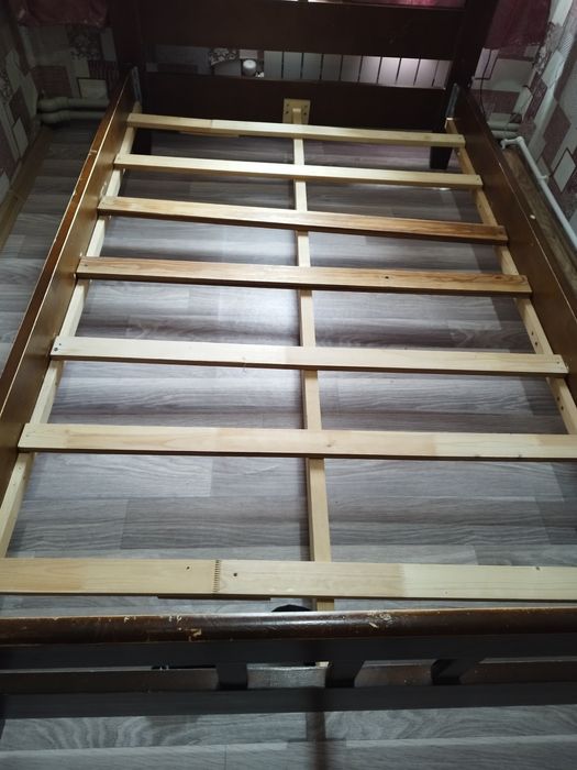 Кровать с матрасом