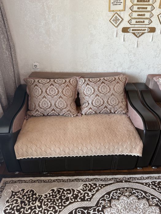 Продаю диван для зала