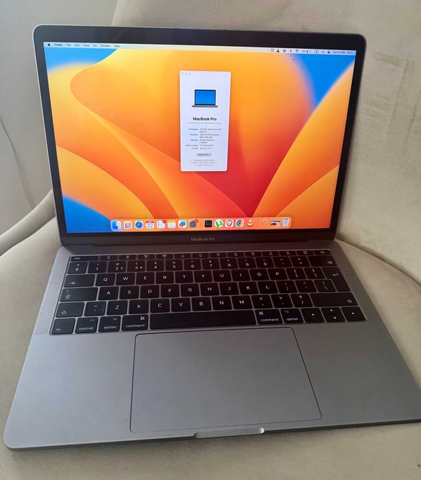 MacBook Pro '13 /2.5GHz/16GB/i7 с чисто нова батерия