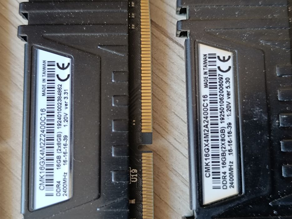 Рам памет 32GB-4х8GB 2400MHz  Corsair Vengeance