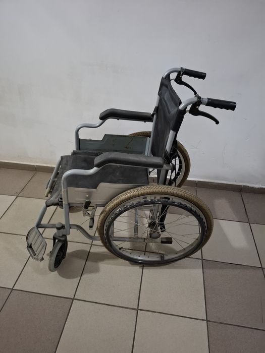 Инвалидная коляска