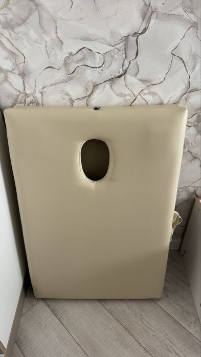 Продается массажная кушетка