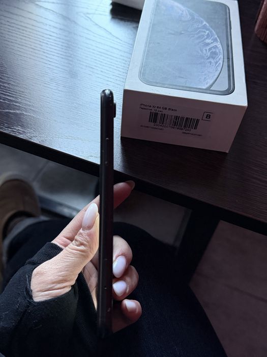 Продам Iphone XR 64gb