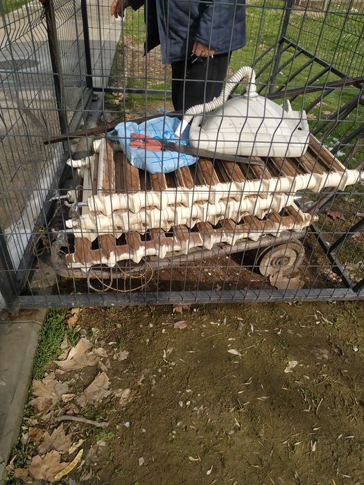 Радиатор чугунный и профнастил