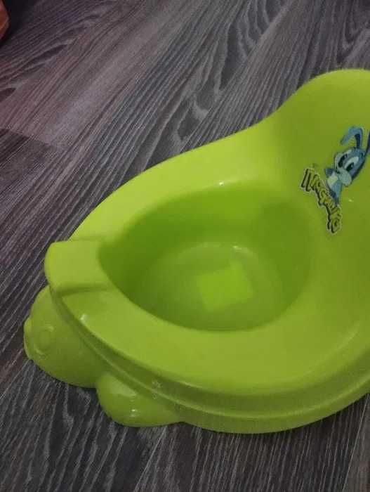 Горшок пластиковый.