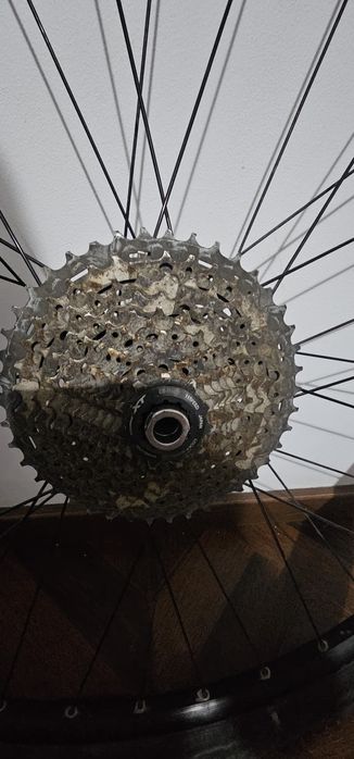 Vand roata  bicicleta spate 29 pe bolt sau schimb