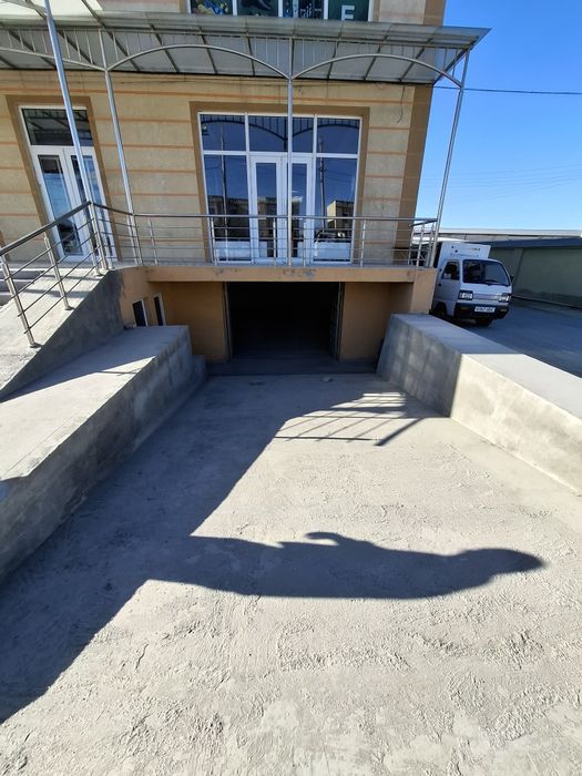 Yo'lni bo'yida Padval ijaraga beriladi 106 kv