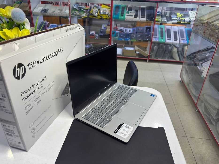 HP Core i3-13 avlod ddr4 8/256 SSD yangi holatda karopka dakument full