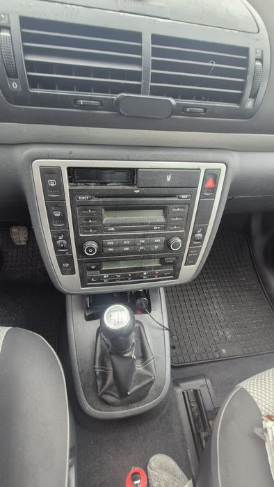 Volkswagen Sharan - 2007 - 2.0 TDI 140Cp E4 - Clima * Scaune Încălzite * Cârlig Omologat 2T