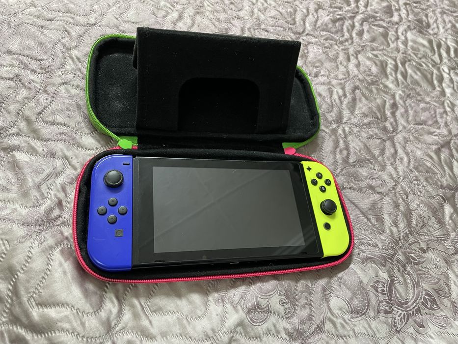 Nintendo Switch прошитая + чехол + SD карта 256 ГБ