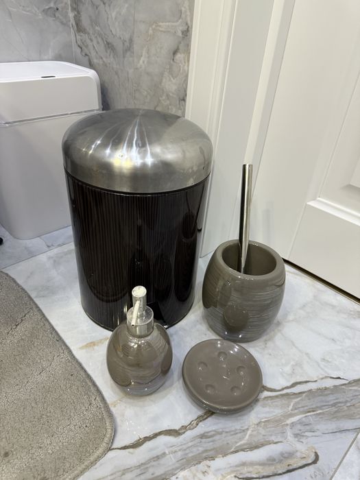 Срочно продам мусоргое ведро