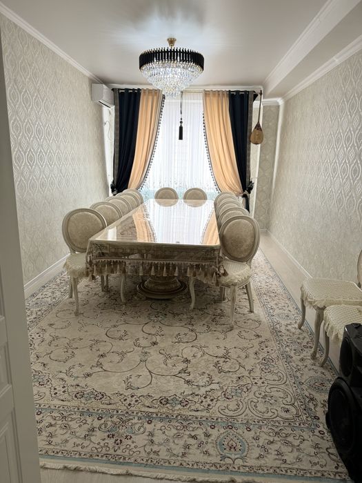 3 бөлмелі үй сатылады. Жатын бөлме, зал, балалар бөлмесі. 2 гардероб