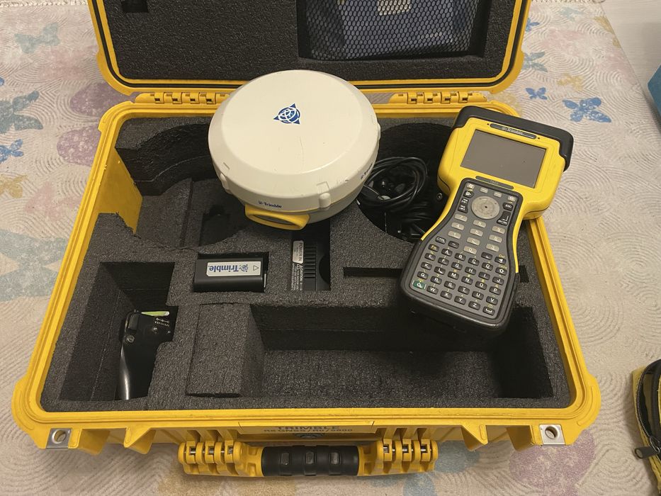 GPS GNSS RTK Trimble R4 V2