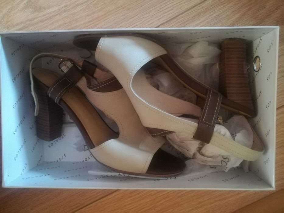 Женская обувь разнообразная