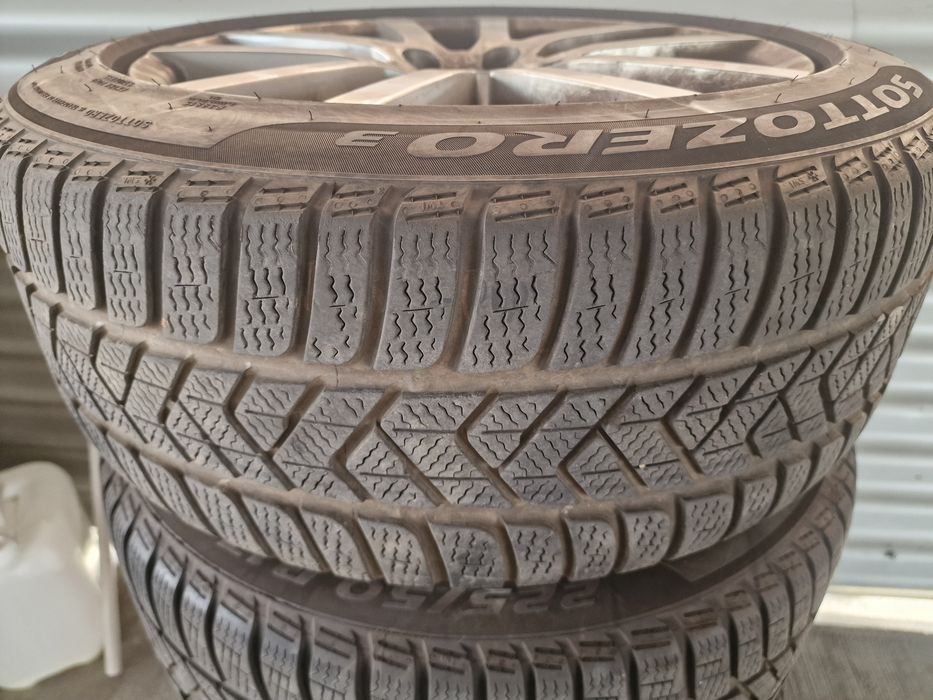 Гуми с Джанти за Audi A5,A6,A7 225/50 R 17 Pirelli
