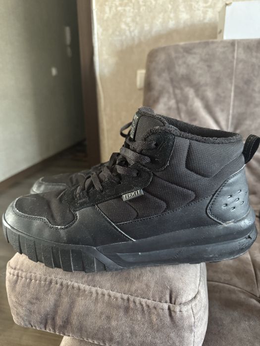 Продаю зимние термо ботинки