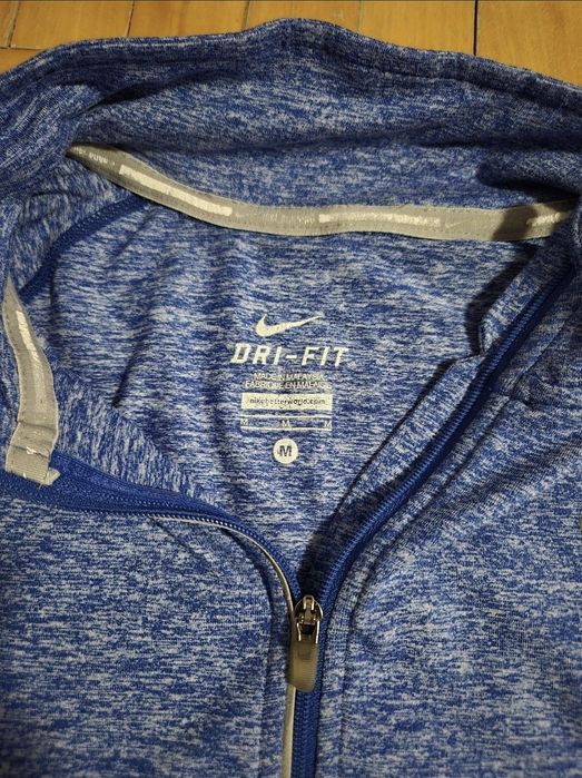 Bluză Nike Dri-FIT Element, Mânecă cu Orificiu Deget Mare, Damă - M