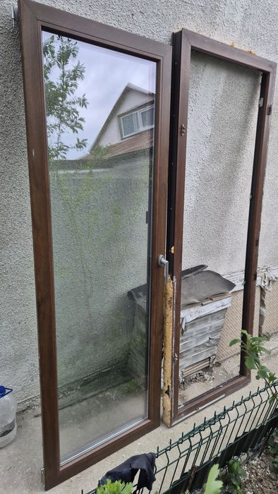 Ușa QFort tripan termopan PVC tâmplărie culoare nuc