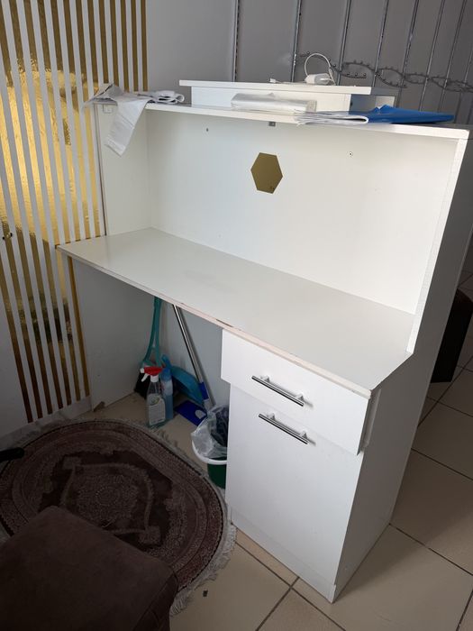 Продам ресепшен  и стойку