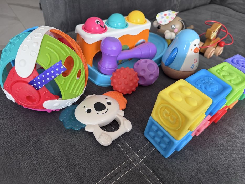 Лот дървени и музикални играчки