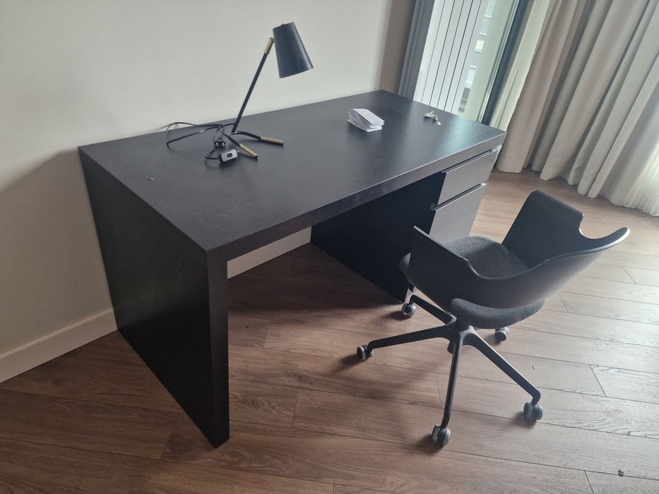 Бюро, стол и лампа 3 в 1 комплект.