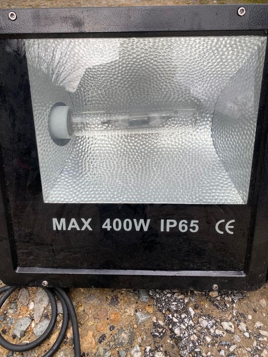3броя лампи по 400W