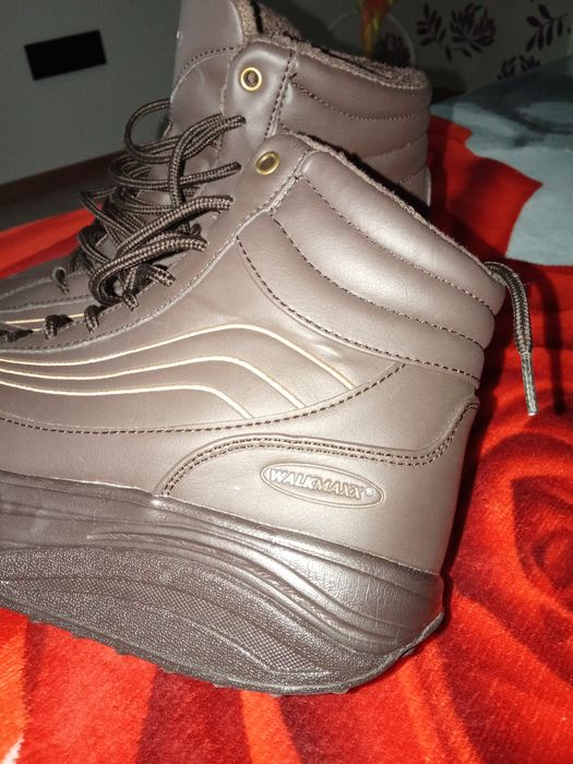 Ghete damă noi Wallmax.