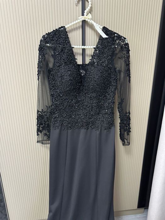 В продаже платье , в идеальном состояние