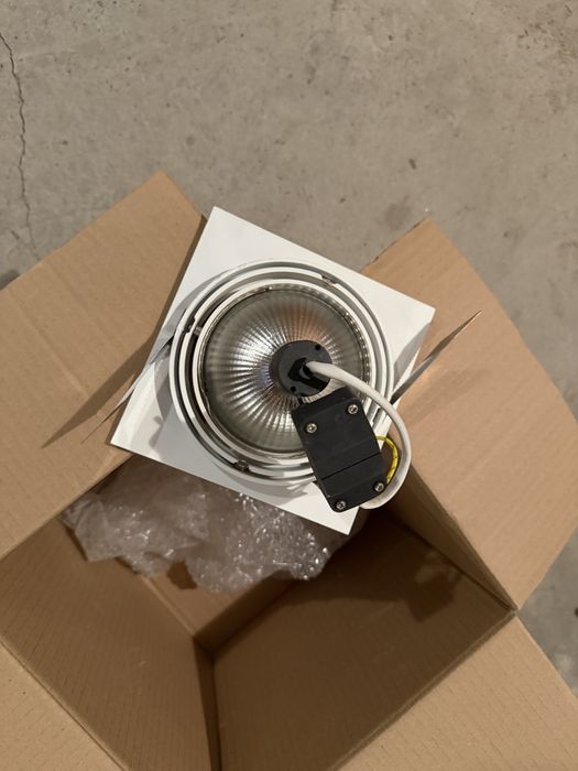 4 spoturi încastrate orientabile AR111 cu becuri halogen G53 – complete