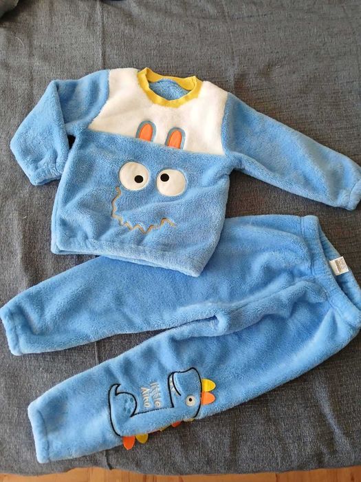 Зимна пижама 110см / 5 години - НОВА