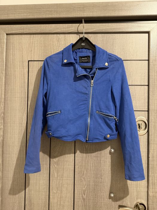 Продавам три дамски елека и яке