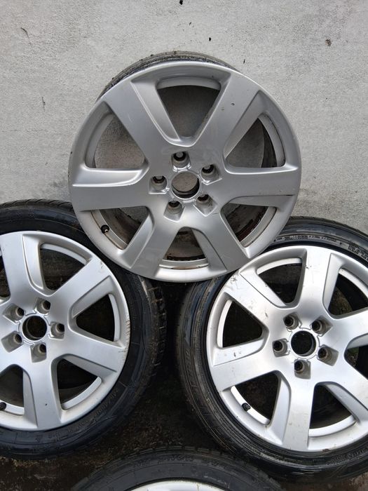 Vând  5 jante audi pe 18, nu ofer transport