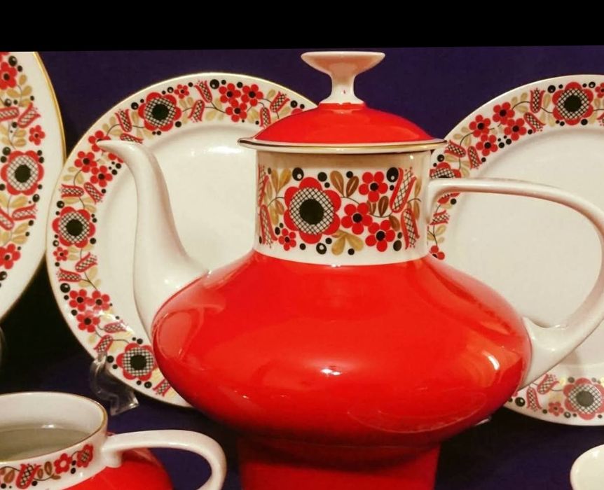 Красный Фарфор Сервиз  ГДР
