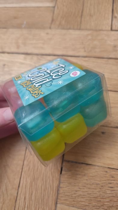 Подарявам разни неща