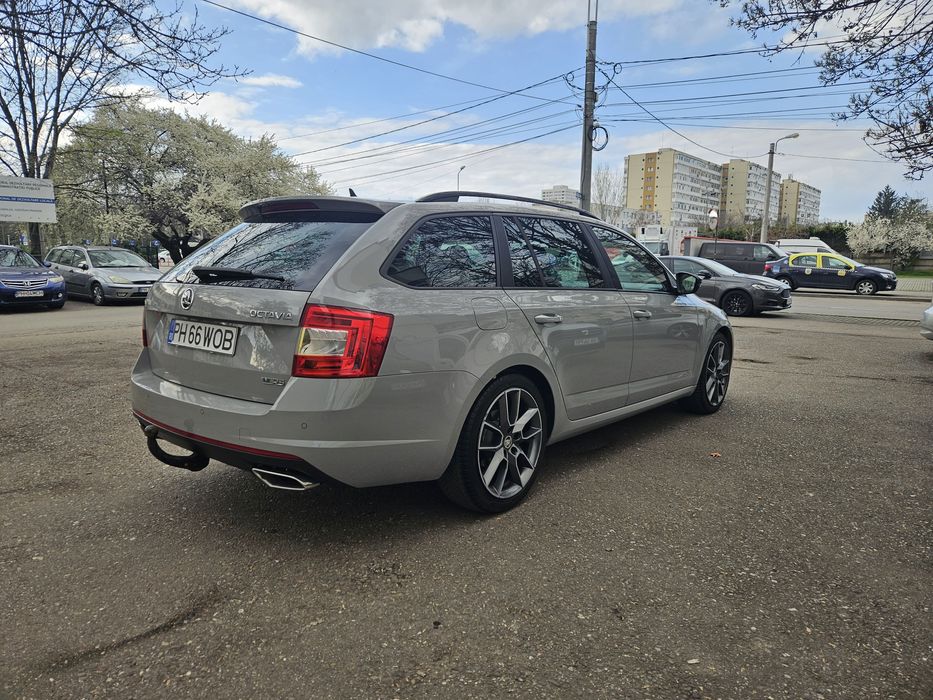 Skoda Octavia VRS 2.0 diesel DSG - Nardo Grey - 2017 - 4x4 - Panoramic - Webasto - Distronic - Canton