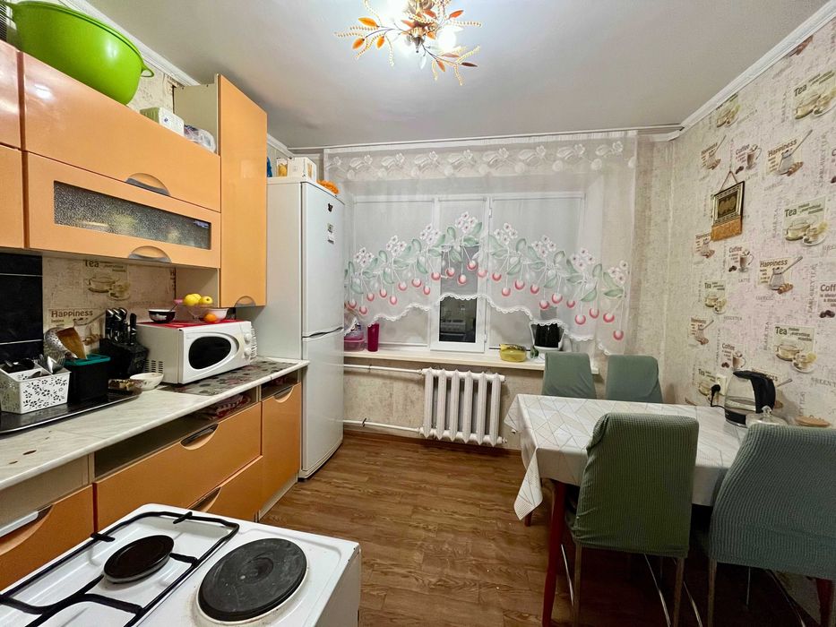 3-комнатная на 9 мкрн ][