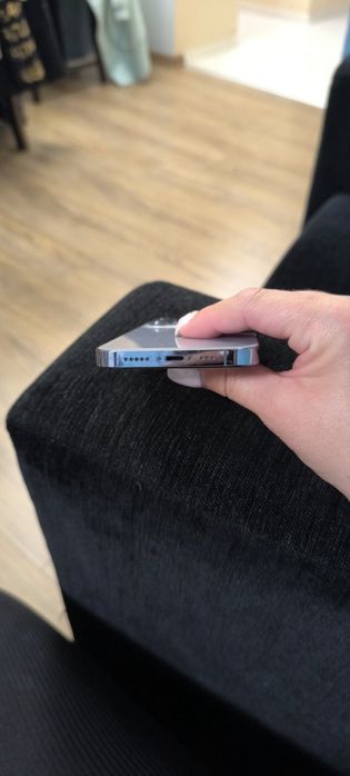 Продавам като нов, Iphone 13 pro
