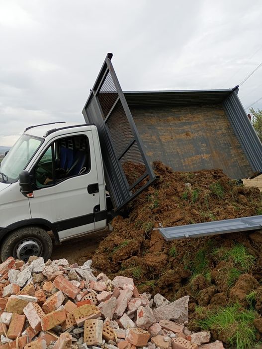 Nisip pietriș sort pământ negru vegetal moloz