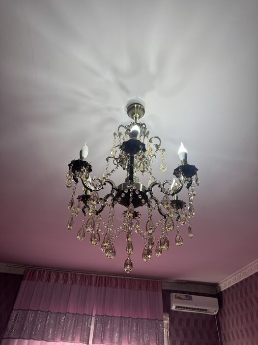 Люстра разные, цены тоже разные