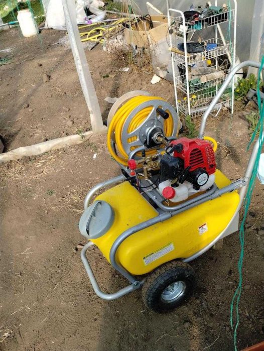 Pulverizator , atomizor pomi , nou.